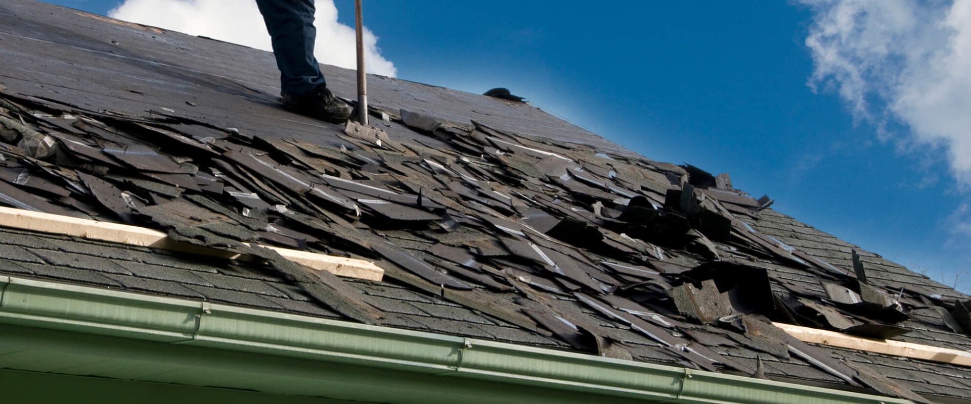 How many bundles of shingles does it take to cover 1000 square feet?